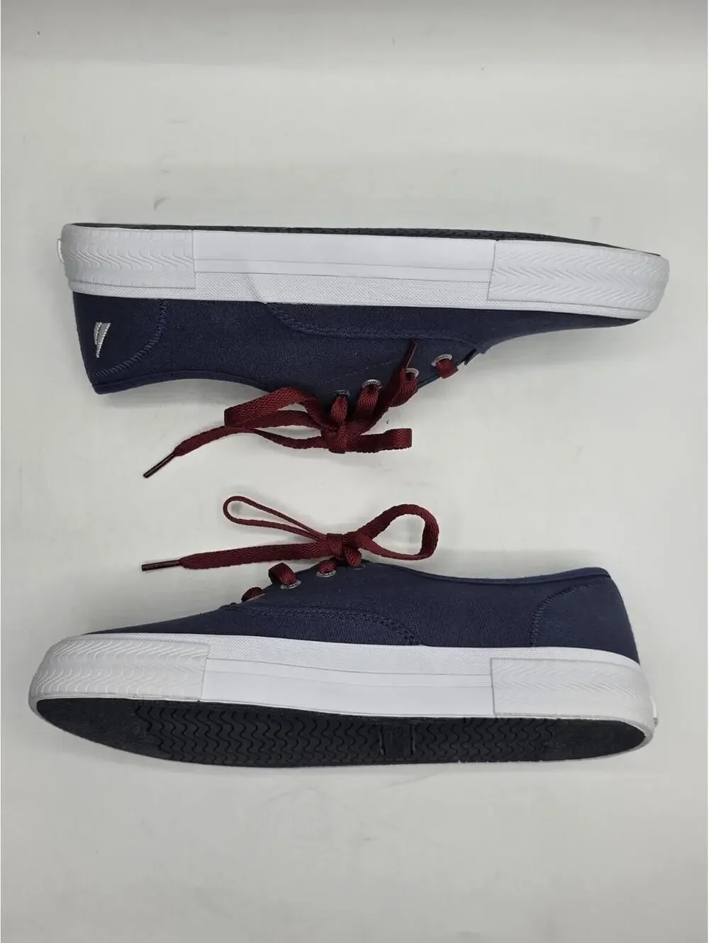 Nautica Deckloom Men’s 7.5 Navy Blue Canvas Sneakers Nautical Deck Shoes Maroon